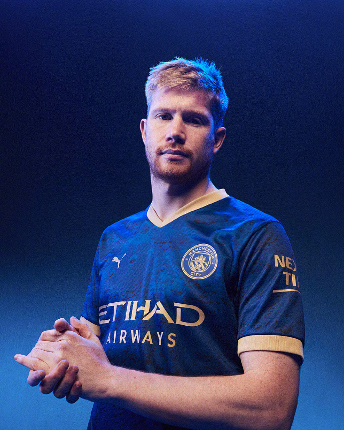 率重庆铜梁龙冲超，张外龙有望带领第5支球队征战中超（张外龙率重庆铜梁龙冲超，有望执教第5支中超球队）