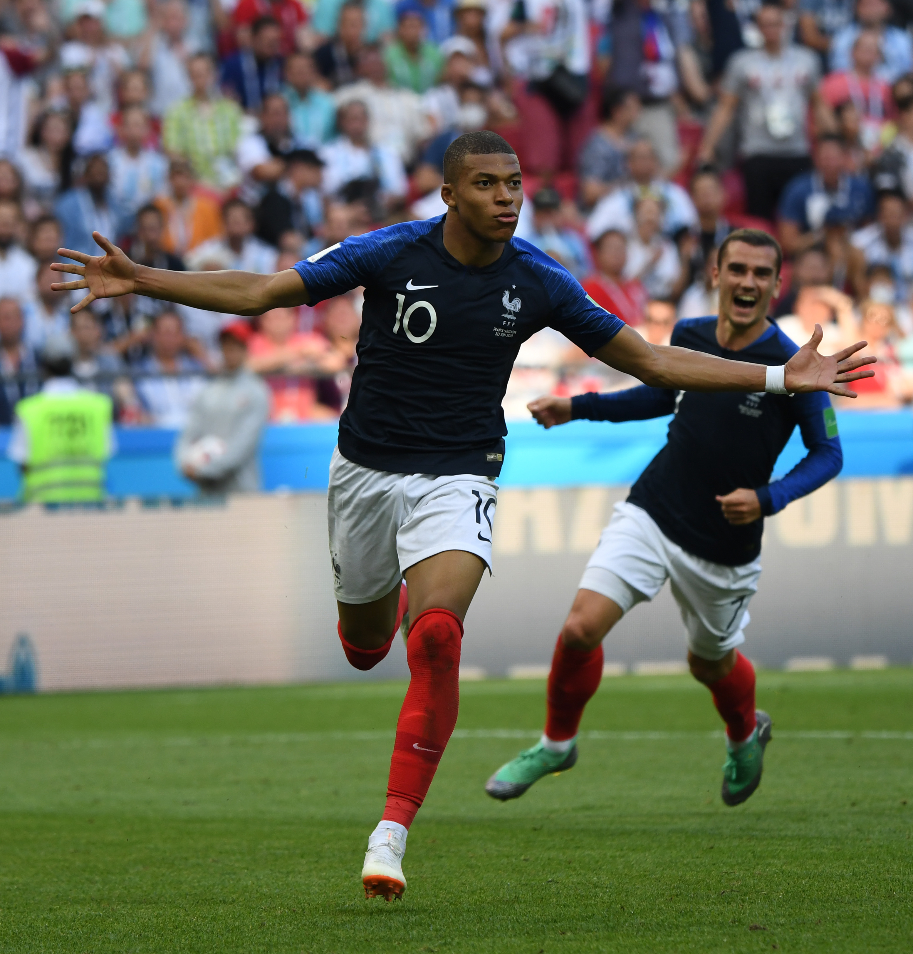 TA评2026世界杯百大球星：姆巴佩居首，梅西第8、C罗第25（TA评选2026年世界杯百大球星榜：姆巴佩第一，梅西第八，C罗第25位）