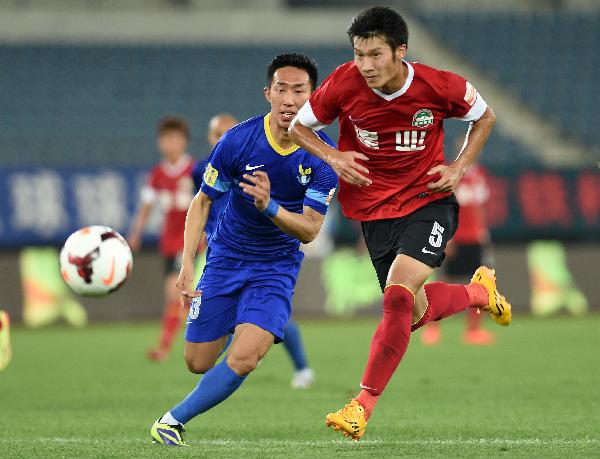 卡马万加在圣马梅斯受伤：皇家马德里的胜利与隐忧