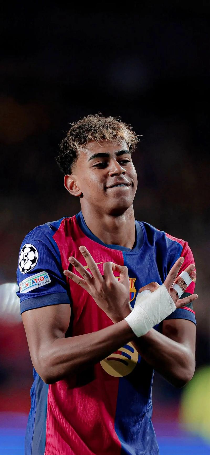 米兰补强后防线时出现新名字：萨索洛的杰伊·伊德泽斯（米兰后防引援现新目标：萨索洛中卫杰伊·伊德泽斯）