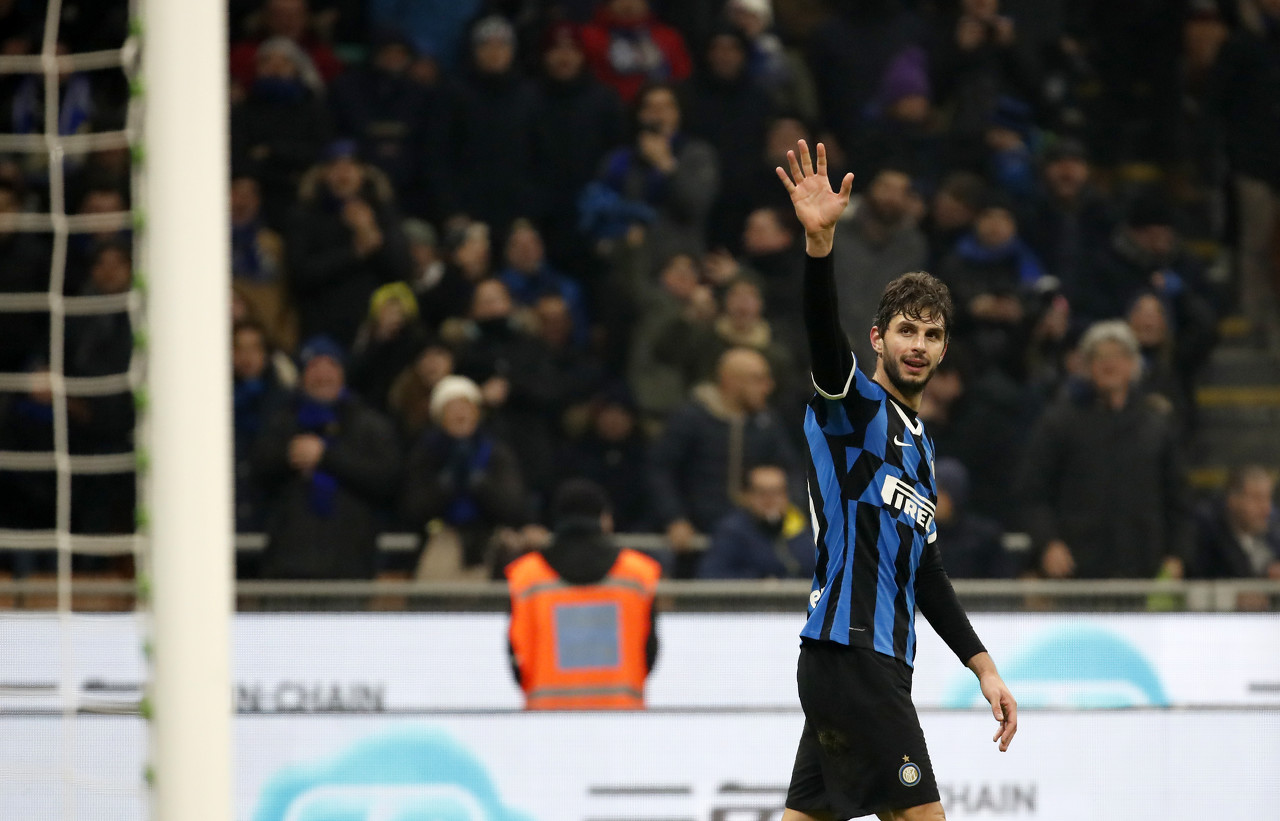 曼晚：不败加冕，阿莫林称曼联已克服了重大的心理障碍（曼晚：以不败姿态登顶，阿莫林称曼联已跨过心理大关）