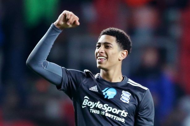 开场16分钟35秒，巴萨遭遇欧冠单场比赛最快的两个丢球（16分35秒内连丢两球，巴萨创欧冠单场最快丢球纪录）