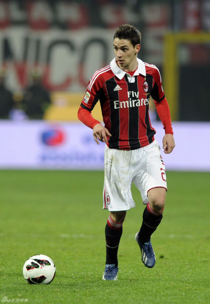 麦肯尼：教练的战术调整很有帮助；坎比亚索送出精彩的助攻（麦肯尼称教练战术调整受益匪浅，坎比亚索奉献绝妙助攻）