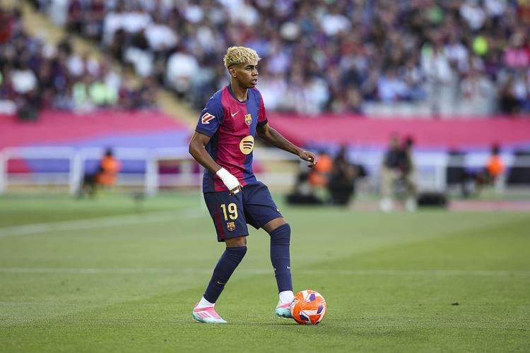 亚特兰大0-3萨索洛遭遇联赛7轮不胜，贝拉尔迪两射一传（贝拉尔迪梅开二度+送助攻，萨索洛3-0击退亚特兰大，后者联赛7轮未胜）