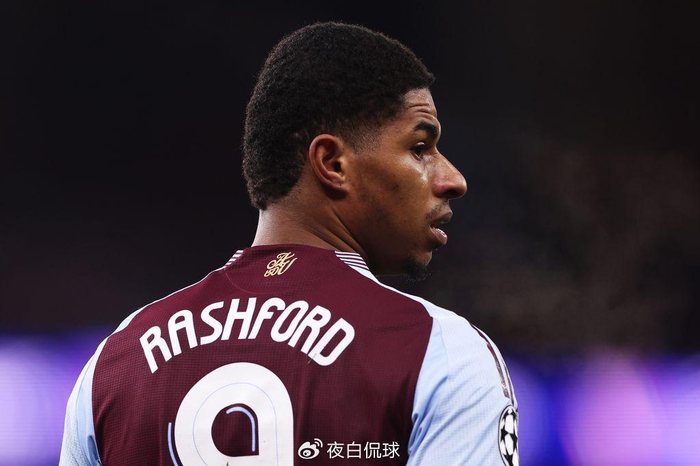 22／23赛季以来顶级前锋越位数：哈兰德仅18次，C罗143次（22／23赛季至今顶级前锋越位统计：哈兰德仅18次，C罗多达143次）