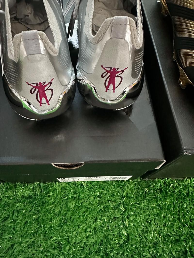 国安主场绝平恒大精彩对决（国安主场压哨扳平恒大，上演精彩大战）