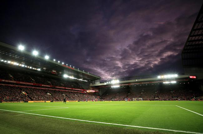 奥尔莫：亚马尔一直渴望入选国家队，他已习惯成为舆论的焦点（奥尔莫：亚马尔一直盼着披上国家队战袍，早已习惯站在聚光灯下）