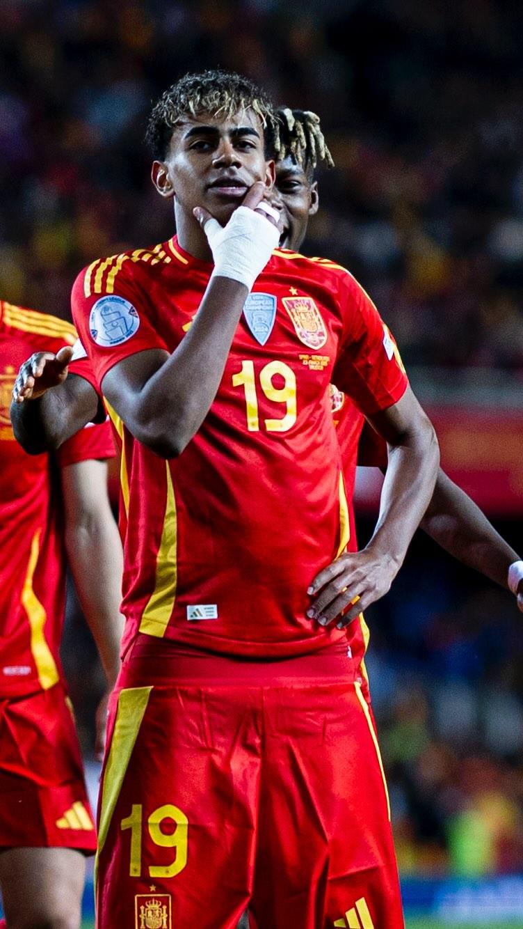 卡佩罗：卡拉菲奥里很像拉莫斯，我希望看到他在国家队踢后腰（卡佩罗称卡拉菲奥里颇似拉莫斯：盼其在国家队改打后腰）