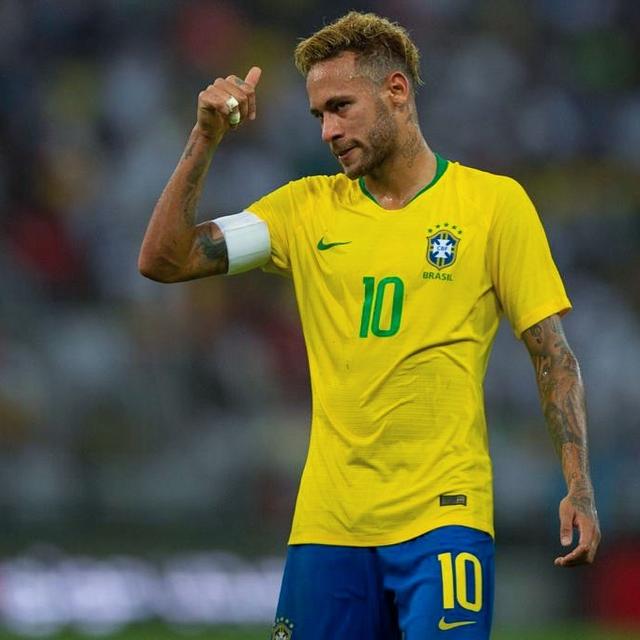 半场战报：克雷莫内塞0-0莱切（半场战况：克雷莫内塞与莱切互交白卷）