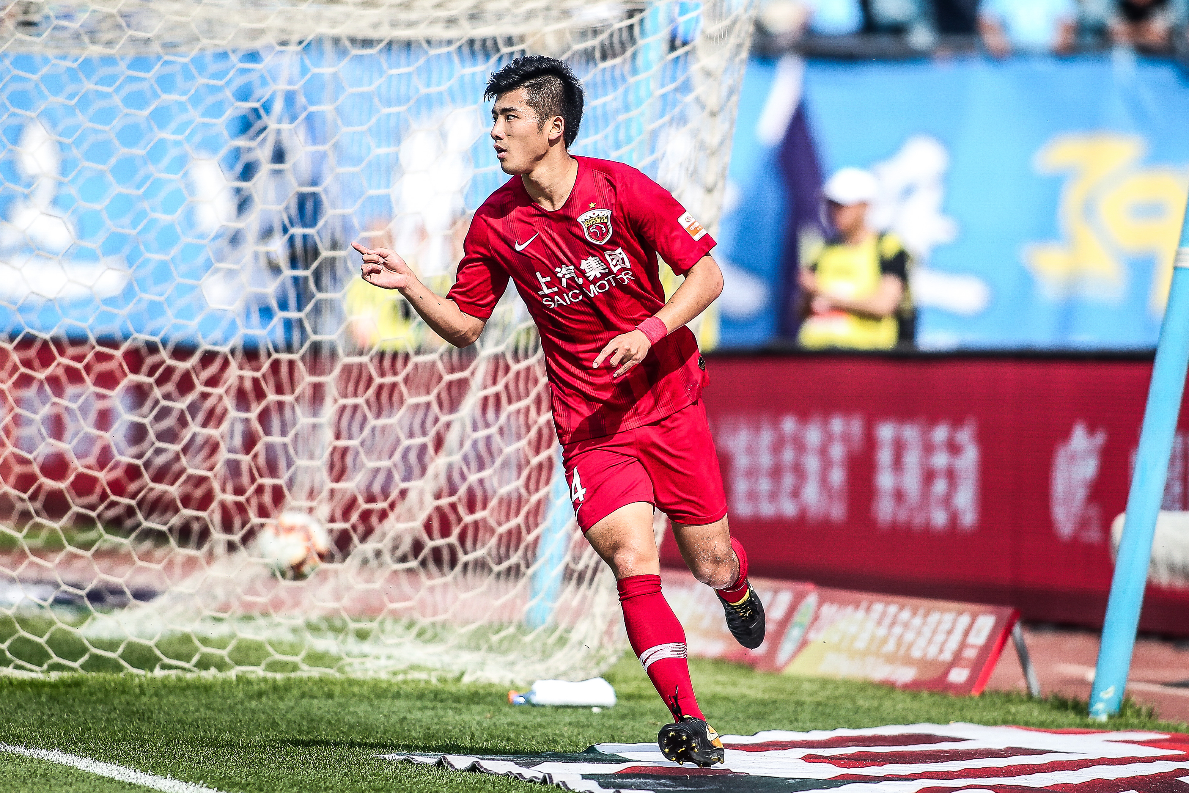 拜仁vs葡萄牙体育：凯恩、奥利塞、卡尔首发，阿方索替补