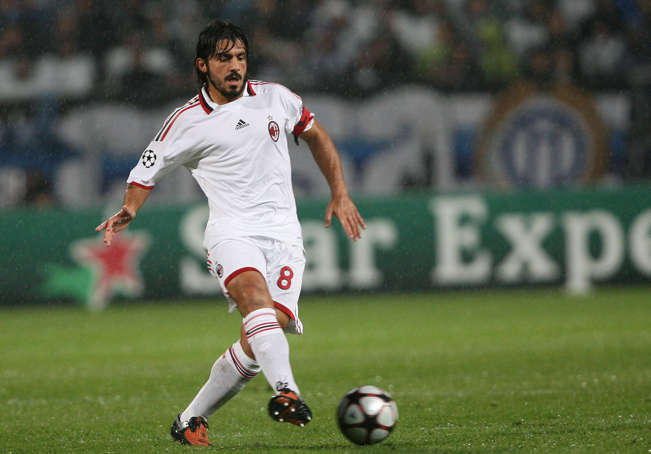 里程碑，国安后卫李磊已代表中国俱乐部出战300场比赛（国安后卫李磊迎来职业里程碑：代表中国俱乐部出场300次）