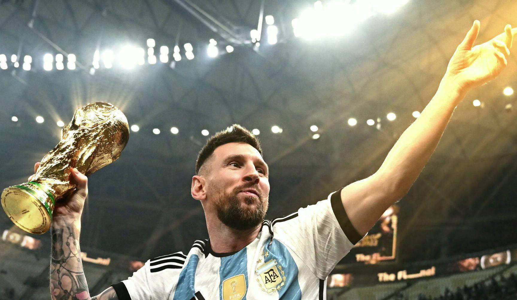 德媒：拜仁密切关注艾希霍恩，赫塔希望将解约金提高至2000万（德媒：拜仁持续关注艾希霍恩，赫塔拟将解约金上调至2000万）