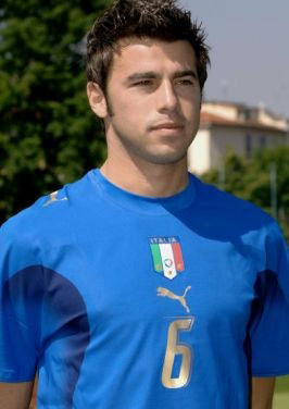 戴维对乌迪内斯的进球被吹越位，但VAR划线似乎存在问题