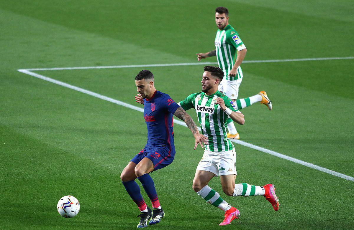 孙颖莎的身体柔韧性太好了，膝盖不弯，就这样直下去系鞋带，没几个人能做到吧（孙颖莎柔韧性逆天：挺直双腿也能系鞋带，少有人能及）