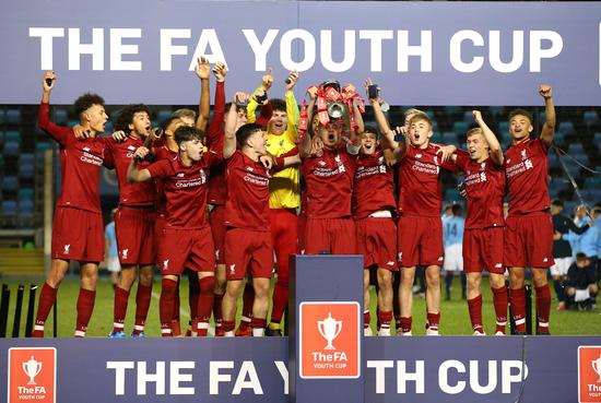 除了哲凯赖什，阿森纳的两位法国名宿该叫什么？（除去哲凯赖什，阿森纳两位法国名宿应如何称呼？）