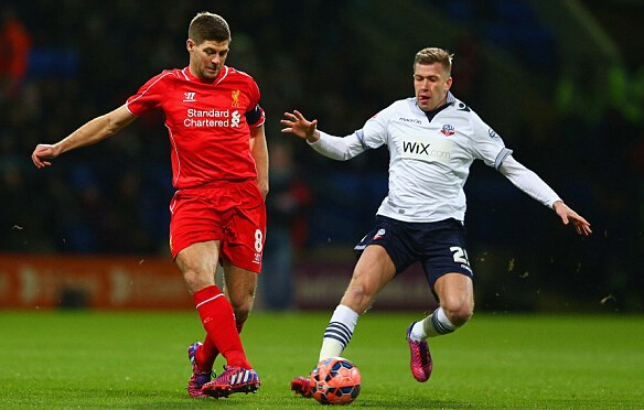 足球英超豪门逆风翻盘，球迷直呼太刺激（英超豪门上演逆转好戏，球迷惊呼过瘾）