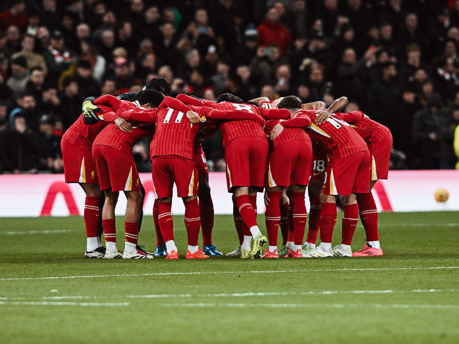 懂球妹采访：她是切尔西球迷，最喜欢阿扎尔和坎特（懂球妹专访：切尔西拥趸，最欣赏阿扎尔与坎特）