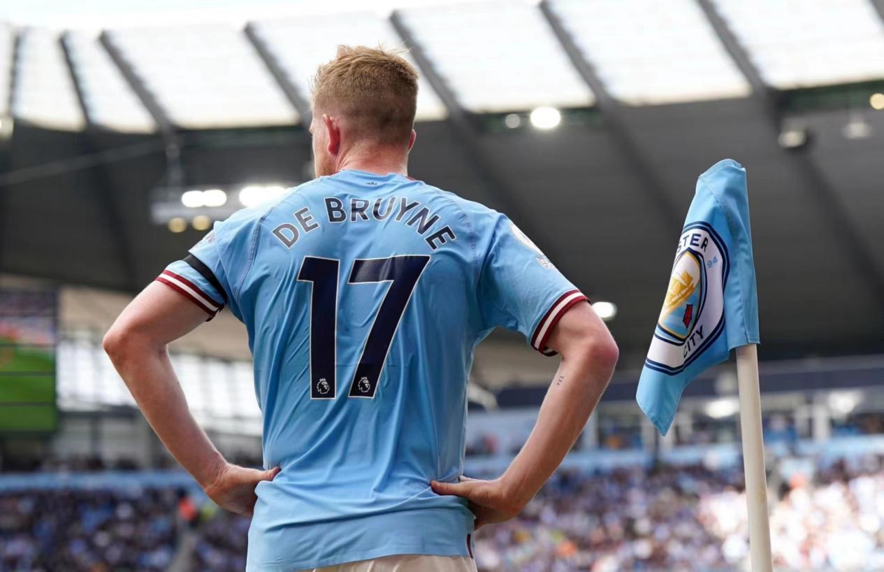 斯卢茨基：申花外援最多调整1到2个，我不会给管理层施压（斯卢茨基：申花外援调整最多一两人，我不会向管理层施压）