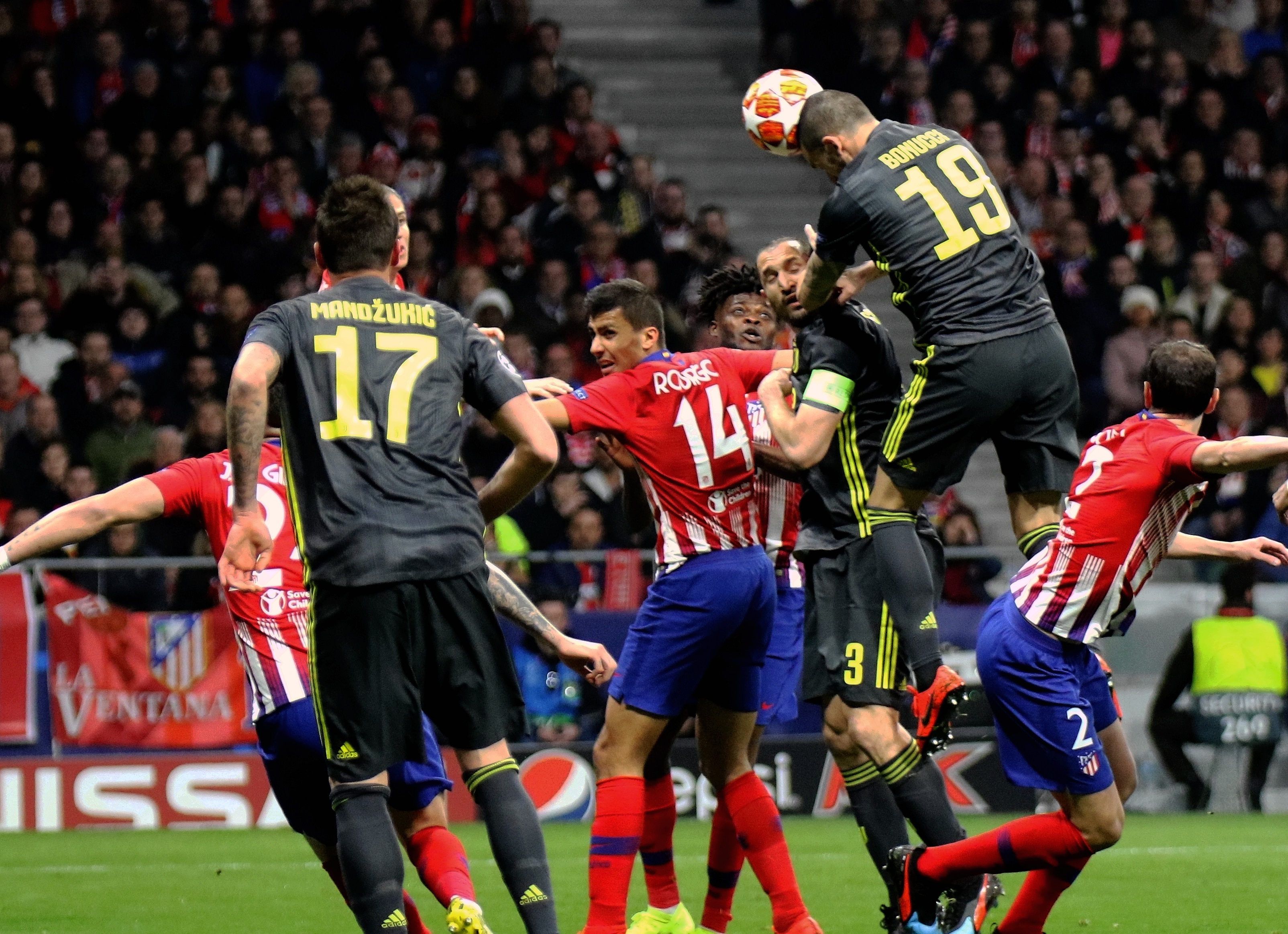 奥莱报列五大联赛有美资背景的俱乐部：共24家，英超有9家