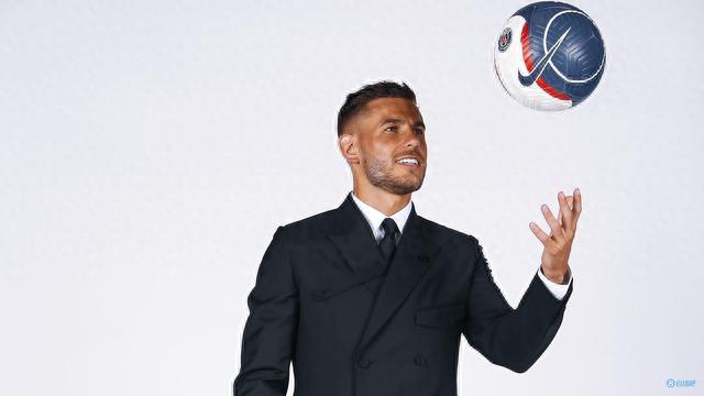 高效发挥！麦基半场11中7贡献17分5篮板